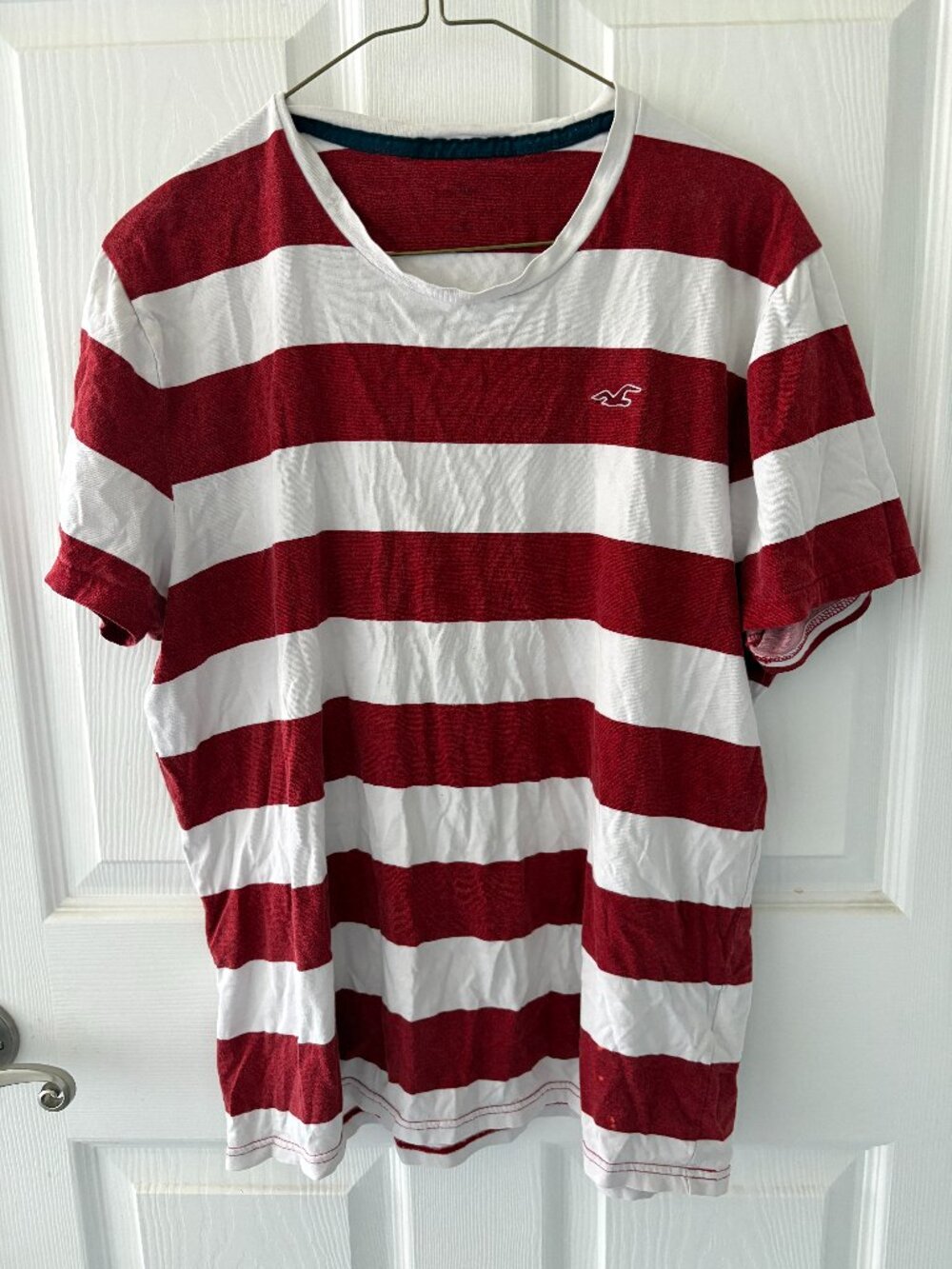 American Eagle - Red & White T-Shirt
